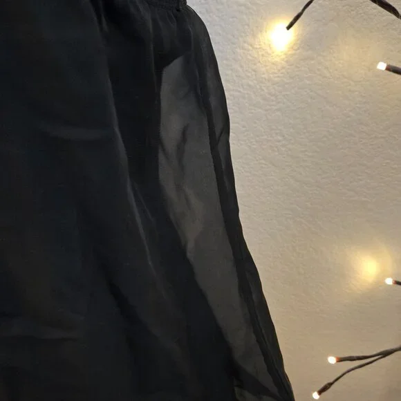 Guess - Small Black Open Shoulder Blouse - EUC - Picture 4 of 5